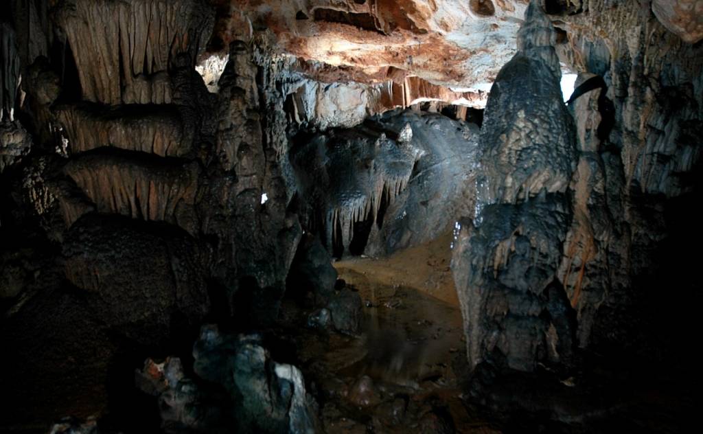 Σπήλαιο Αρκαλόσπηλιο στο Μάραθο