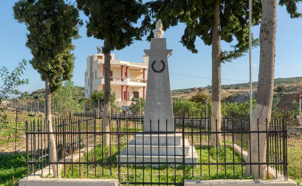 Monument of the Fallen at Kavrochori 