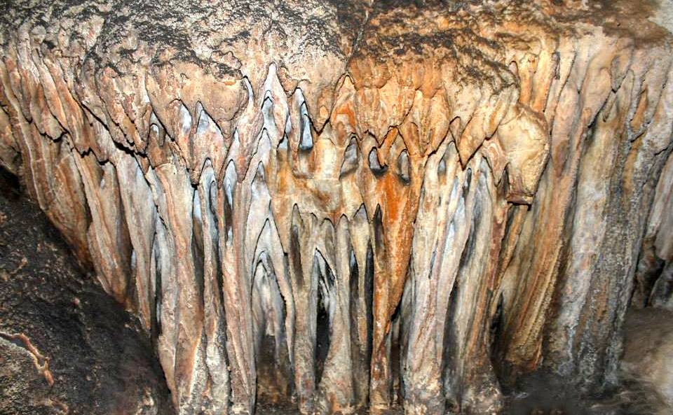 Σπήλαιο Καμηλάρη