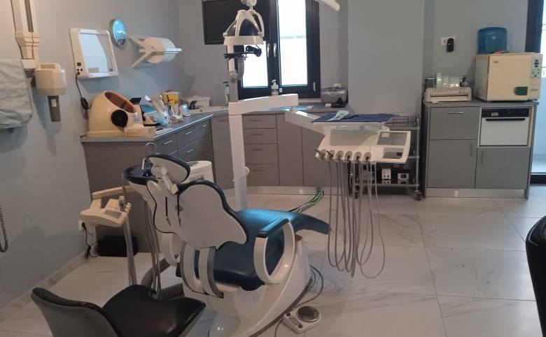 Sarris Dental Care - Οδοντίατρος